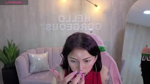 Snapshot of elody_a chatting on 10/31/25, 03:18 Elody online show from 10/31/25, 03:18