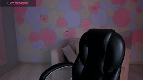 ELOISA OLIVERO online show from 12/22/24, 11:11