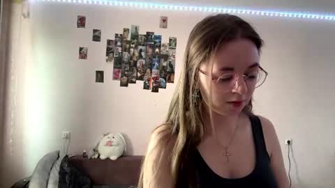 Snapshot of eloiscolins chatting on 06/12/26, 10:47 eloiscolins online show from 06/12/26, 10:47