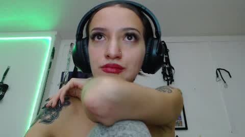 Chelsea  Please help me to reach 100 thumbs up online show from 02/09/25, 01:00