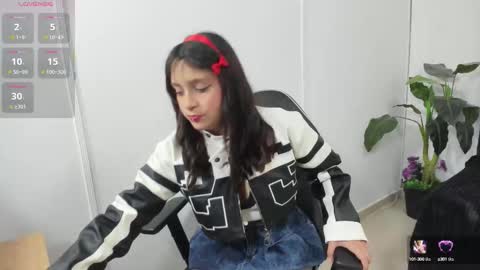 Snapshot of eloise_tay chatting on 10/20/25, 11:32 ELOISE  online show from 10/20/25, 11:32