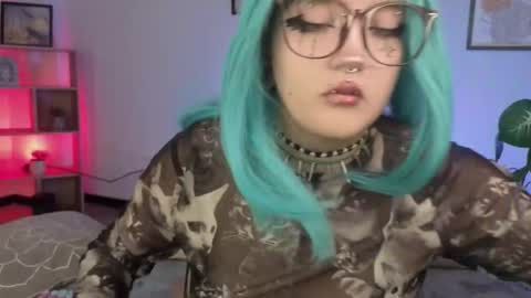 Eloise  . online show from 11/26/25, 04:46