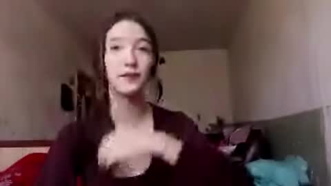 Snapshot of elouisevallian chatting on 05/22/26, 02:30 Elara online show from 05/22/26, 02:30