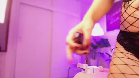 Snapshot of elowen_farye chatting on 10/23/25, 08:07 Elowen online show from 10/23/25, 08:07