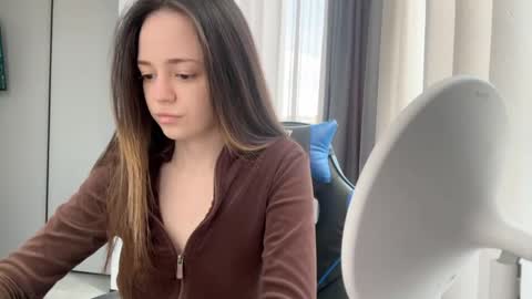 Snapshot of elowynx chatting on 04/19/26, 11:09 Milana online show from 04/19/26, 11:09