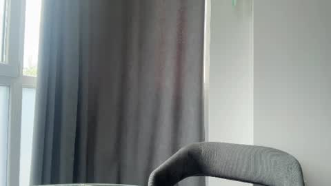 Snapshot of elowynx chatting on 06/11/26, 08:56 Milana online show from 06/11/26, 08:56