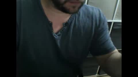 Snapshot of elpeladilla chatting on 01/08/25, 01:00 elpeladilla online show from 01/08/25, 01:00