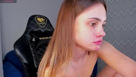 Snapshot of elsa_carterr chatting on 10/16/25, 11:00 elsa_carterr online show from 10/16/25, 11:00