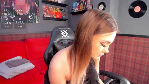 Snapshot of elsa_carterr chatting on 10/23/25, 02:22 elsa_carterr online show from 10/23/25, 02:22