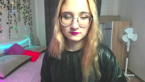 Elsa  online show from 12/10/24, 08:30