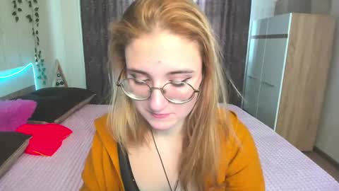 Elsa  online show from 12/25/24, 07:03