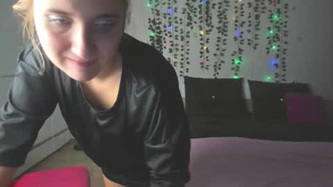 Elsa  online show from 09/11/25, 01:11