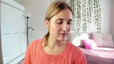 Elsa  online show from 09/23/25, 04:48