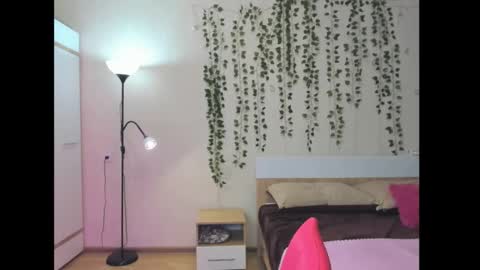 Elsa  online show from 10/08/25, 01:47