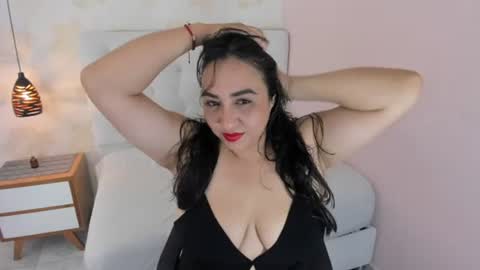 Snapshot of elsa_lynn chatting on 06/12/26, 08:52 ELSA online show from 06/12/26, 08:52