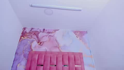 Elsa online show from 12/06/24, 02:57