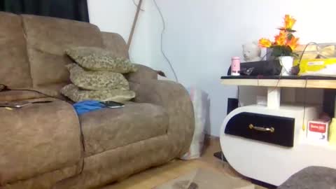 elsie02 online show from 12/01/25, 11:04