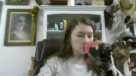 Elsie Rain online show from 09/16/25, 08:48