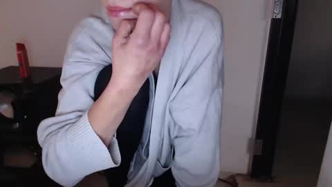 Snapshot of elssa_rush chatting on 10/08/25, 10:46 elssa_rush online show from 10/08/25, 10:46