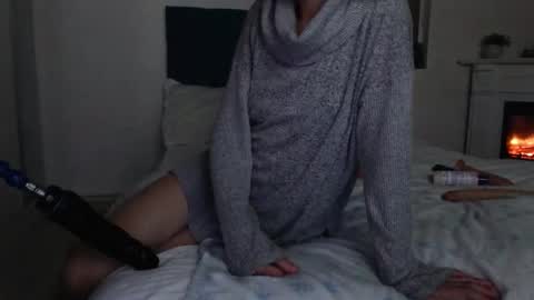 Snapshot of elssa_rush chatting on 10/13/25, 05:35 elssa_rush online show from 10/13/25, 05:35