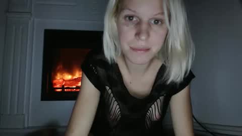 Snapshot of elssa_rush chatting on 11/02/25, 06:21 elssa_rush online show from 11/02/25, 06:21