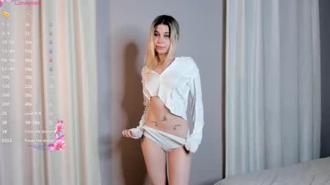 Elizabeth online show from 10/15/25, 04:51