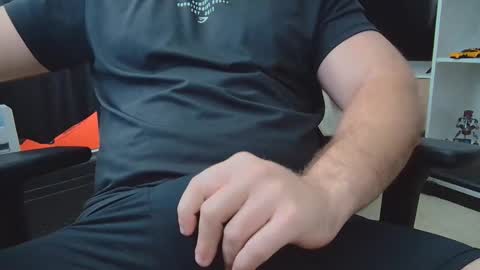 Snapshot of eltanke2206 chatting on 11/05/25, 07:36 alexgarg online show from 11/05/25, 07:36