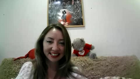 Snapshot of elvaarno chatting on 10/27/25, 06:06 ElvaArno online show from 10/27/25, 06:06