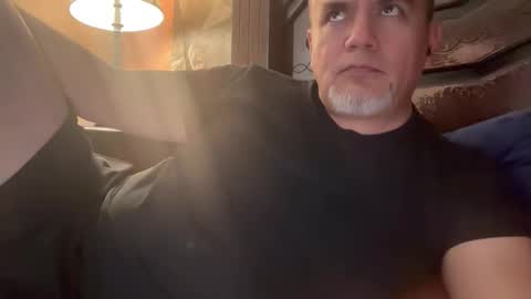 Snapshot of elvecinoequipadon chatting on 05/18/26, 12:40 Petrhus Rockpic online show from 05/18/26, 12:40