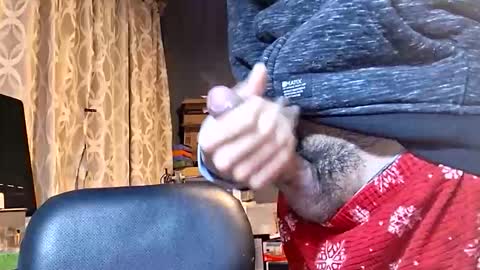 elvergg1 online show from 12/01/25, 09:47