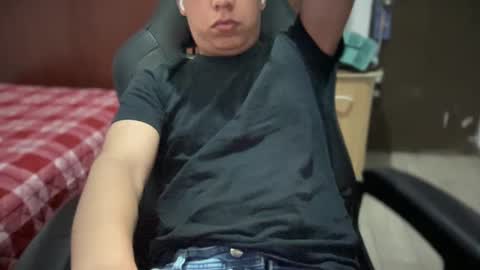 Snapshot of elvergudo0 chatting on 10/12/25, 05:17 Diego online show from 10/12/25, 05:17