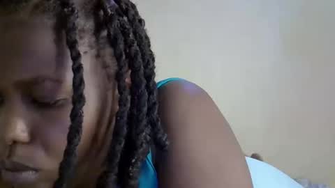 flo online show from 10/31/25, 08:15