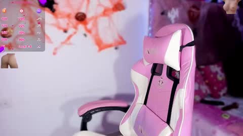 Snapshot of ely_w1 chatting on 10/31/25, 09:49 ely_w1 online show from 10/31/25, 09:49