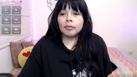Snapshot of elymoon chatting on 05/27/26, 01:57 Ely online show from 05/27/26, 01:57