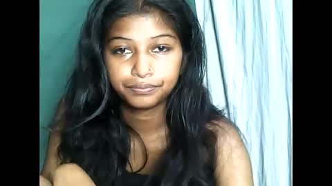 elynah195043 online show from 05/25/26, 08:04