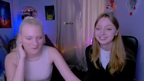 Snapshot of elyra_lir chatting on 06/09/26, 02:06 Elly online show from 06/09/26, 02:06