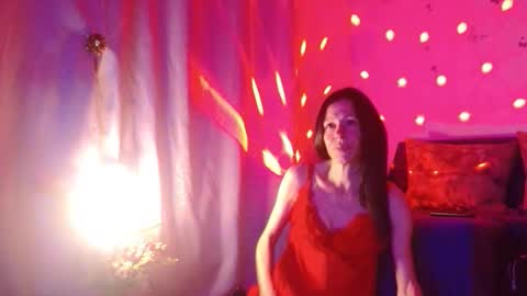 Snapshot of elysasun chatting on 11/05/25, 08:42 Elisa online show from 11/05/25, 08:42