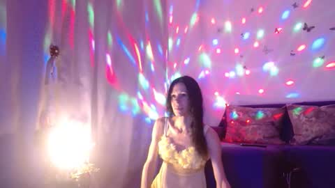 Snapshot of elysasun chatting on 11/17/25, 06:24 Elisa online show from 11/17/25, 06:24