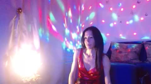 Snapshot of elysasun chatting on 11/18/25, 06:45 Elisa online show from 11/18/25, 06:45