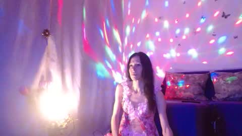 Snapshot of elysasun chatting on 11/25/25, 07:03 Elisa online show from 11/25/25, 07:03