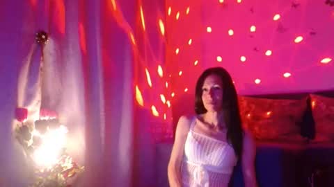 Elisa online show from 06/18/26, 06:56