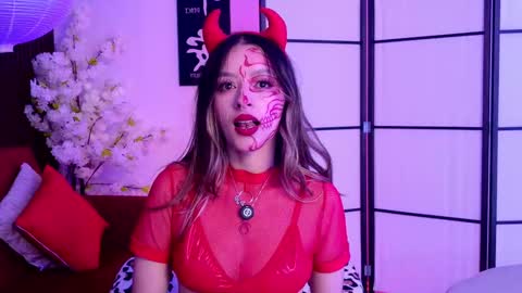 Elysia online show from 10/19/25, 05:08