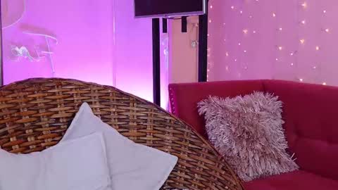 Snapshot of elysia_carter chatting on 12/02/25, 09:10 Elysia online show from 12/02/25, 09:10