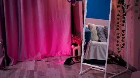 Elyssa online show from 07/24/26, 07:23