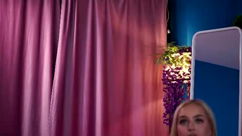 Elyssa online show from 07/25/26, 07:11