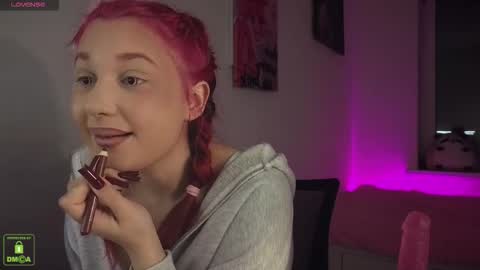 Em1l1a online show from 10/26/25, 07:20