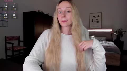 Emilie online show from 09/17/25, 07:26