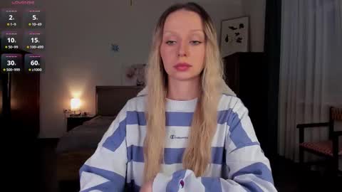 Snapshot of em_emilie chatting on 01/12/26, 02:44 Emilie online show from 01/12/26, 02:44