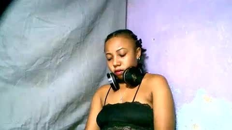 ema900845 online show from 02/22/25, 07:03