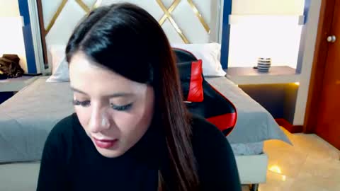 Estefany Martinez Acua INSTAGRAM ema 04oficial online show from 10/25/25, 12:40